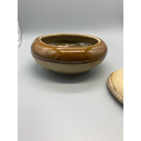 Le Cheval Vintage lidded pottery 7inch Stoneware Dish - Picture 6 of 8